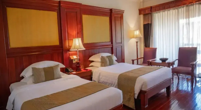 Номер Superior с балконом и с видом на город Empress Angkor Resort & Spa