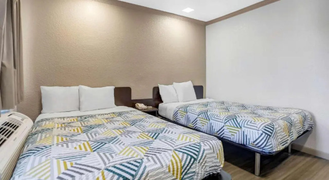 Четырёхместный номер Standard Motel 6-Red Bluff, CA