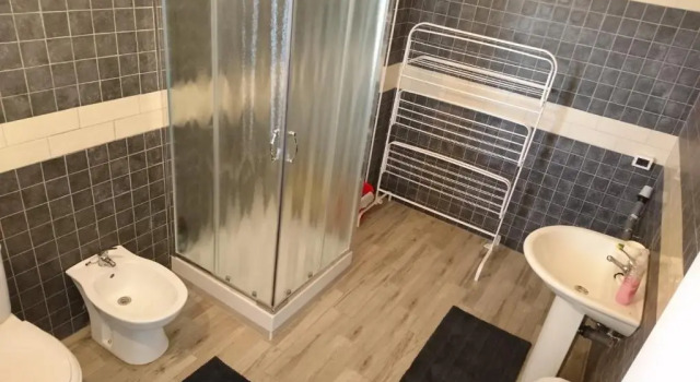 Коттедж с 2 комнатами NEWMINlMAL Appartamento Vacanze prima chiamaci
