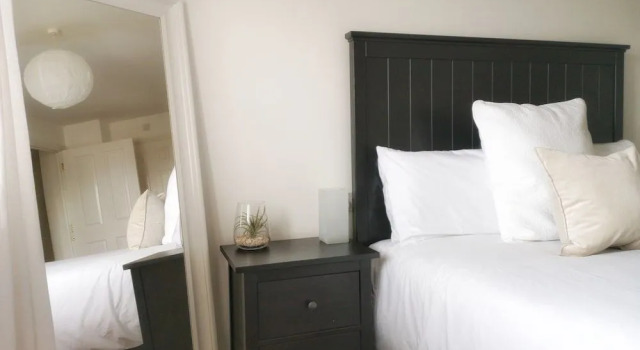 Bright & Modern 2BR Apartment Parking