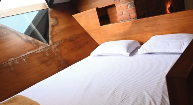 Bamboo and Bricks Resorts, Забронировать Курортный отель Курортные отели Лаваса, Курортный отель