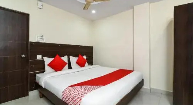 B Hotel by OYO Rooms
