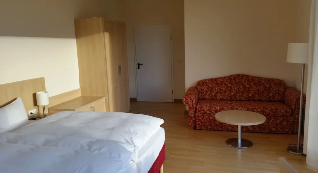 Трёхместный номер Standard Landhotel Kreien