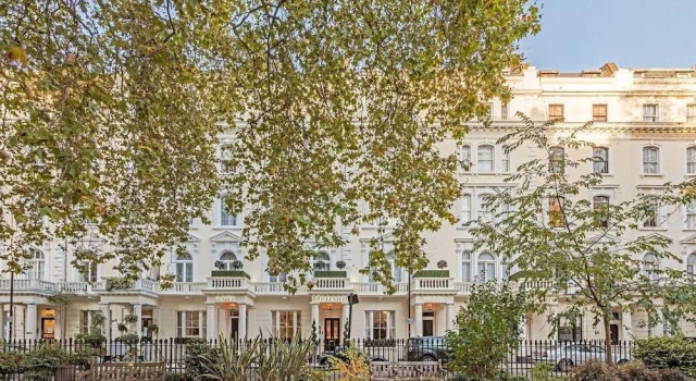 12 London Street Apartments
