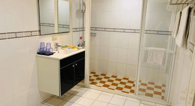 Четырёхместный номер Standard Kaishen Sinsu Hotel
