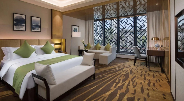 Номер Executive Leshan Ramada Hotel