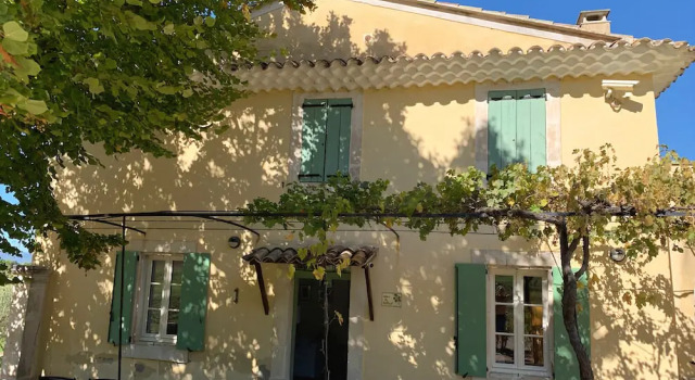 Bastide Casa Mira au domaine d' Esclatesang, 5 ha, Apt, parc du Luberon, Prenota Hotel Hotel a Alvernia con parcheggio, Parcheggio