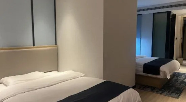 Suite Business Carol