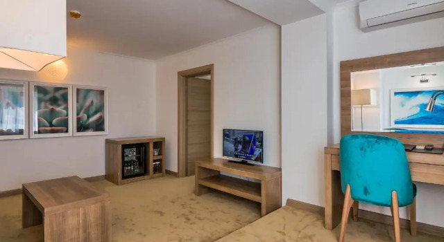 O podwyższonym standardzie suite Hotel Saturn