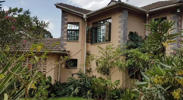 Spurwing Guest House, Rezerwuj Pensjonat Karen Nairobi