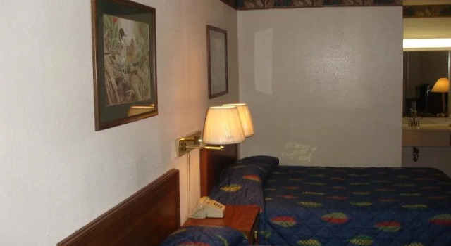 Value Lodge, Забронировать Отель Браунвуд штат Техас