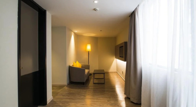 Home Inn Plus Shanghai Xintiandi Lujianbang Road Subway Station, Varaa Hotelli Huangpu 