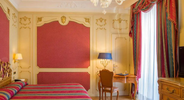 Трёхместный номер Hotel Regina Palace