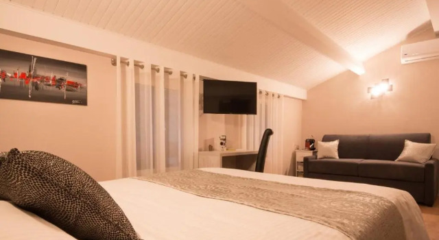 Номер Standard Logis Hotel Le Petit Casset
