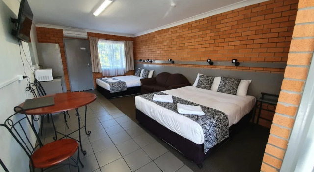 Двухместный семейный номер Standard с балконом Park Drive Motel
