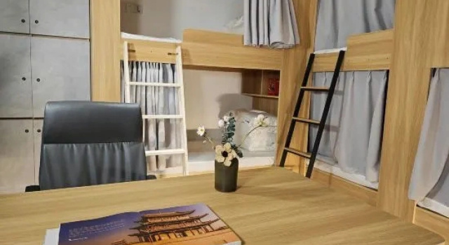 Кровать в общем номере (мужской номер) Taiyuan Cool Stay Youth Hostel Hotel