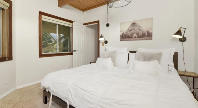 2212-canyon Crest Castle 4 Bedroom Home by Redawning
