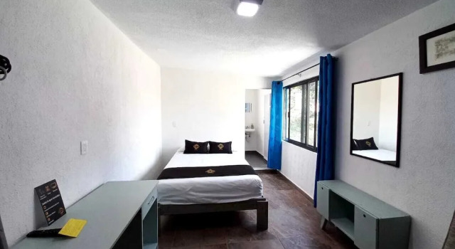 Четырёхместный номер Standard с балконом Casa Colibrí