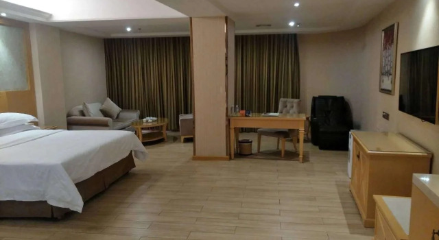 Vienna Hotel Shenzhen Fuyong Village, Rezerwuj Hotel Hotele w Shenzhen z parkingiem, Parking