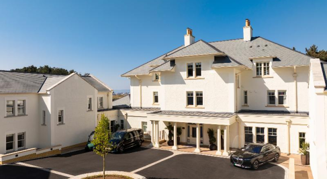 Dunluce Lodge - Small Luxury Hotels of the World, Забронировать Отель Портраш Графство Антрим