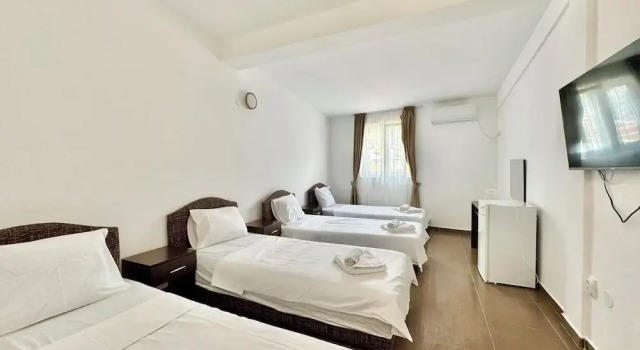 Четырёхместный номер Standard Hotel Lobo Budva