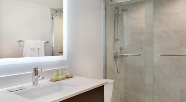 Двухместный номер Accessible DoubleTree by Hilton Hotel Toronto Airport West