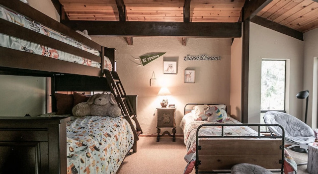 Papa Bear's River Cabin
