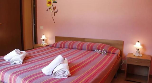 Casa Vacanze Panorama, Забронировать Отель Отели Чефалу с парковкой, рядом с Пляж Чефалу, Парковка