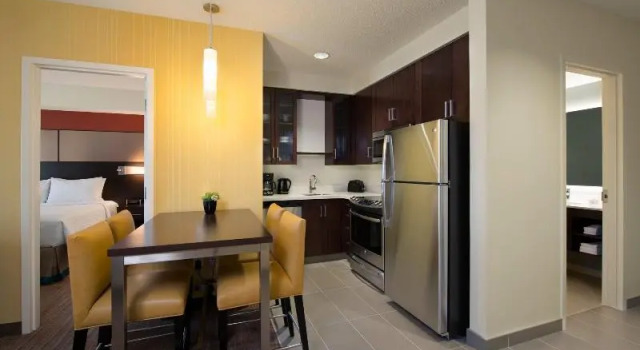 Четырёхместный люкс Residence Inn by Marriott Calgary South