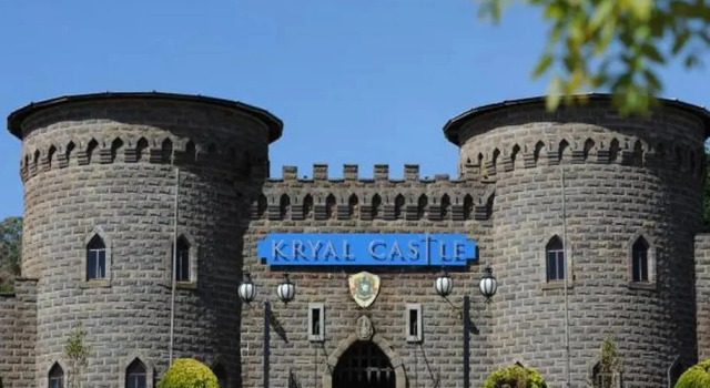 Firedobbelt familie suite Kryal Castle Ballarat
