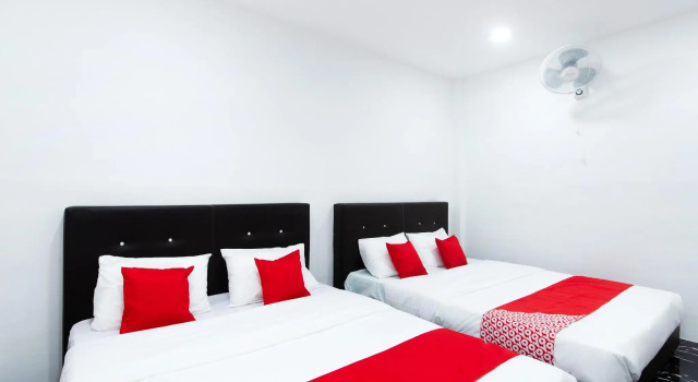 Люкс OYO 44011 Weng Bee Guest House