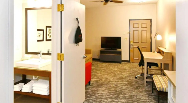Двухместный люкс c 1 комнатой Country Inn & Suites by Radisson, Mount Morris, NY
