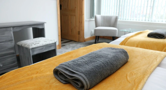 Ideal Lodgings in Bury - Whitefield