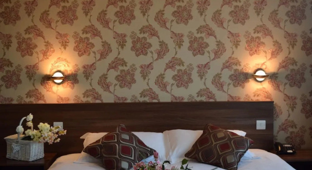 Трёхместный семейный люкс Deluxe Star Anglia Hotel