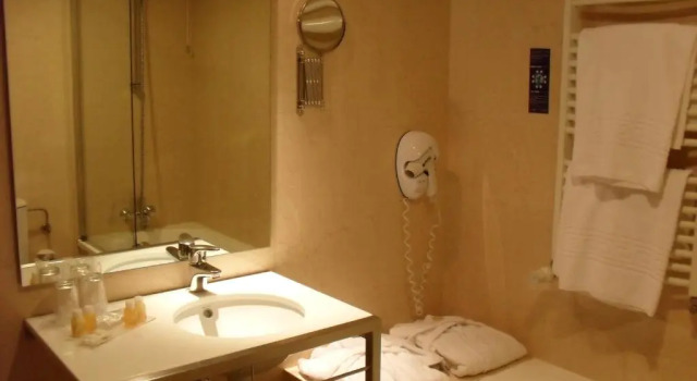 Трёхместный номер Standard Santana Hotel & SPA