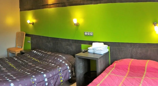 Hôtel de La Capelle, Rezervovat Hotel Hotely v Millau s parkováním, poblíž Millau Train Station, Parkování