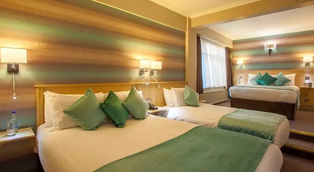 Четырёхместный семейный номер Standard Best Western Cresta Court Hotel Manchester