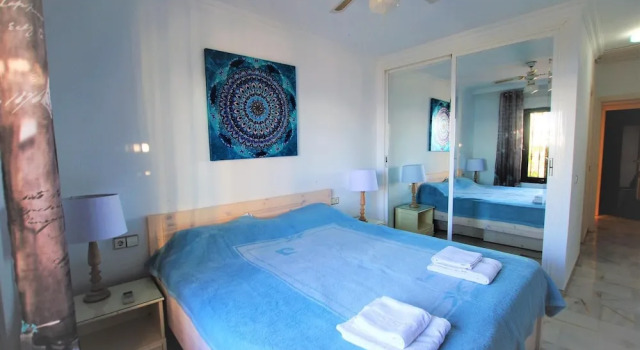 Villa Pino Beachfront Bungalow, Забронировать Вилла Михас Коста-дель-Соль, рядом с Las Lagunas Theatre