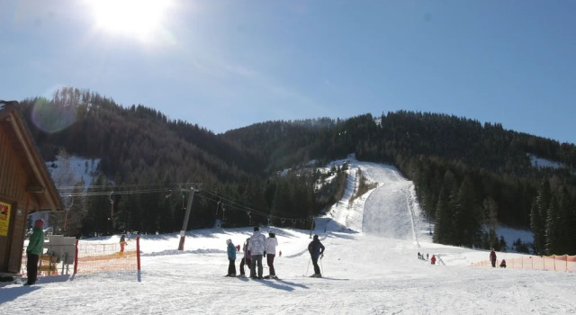 Wooden Chalet with Wellness Centre in Hohentauern, Rezerwuj Chalet Wille w Murtal, Willa