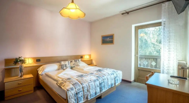 Двухместный номер Standard с балконом Hotel Canada