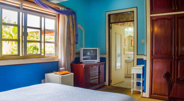 Islet Hotel