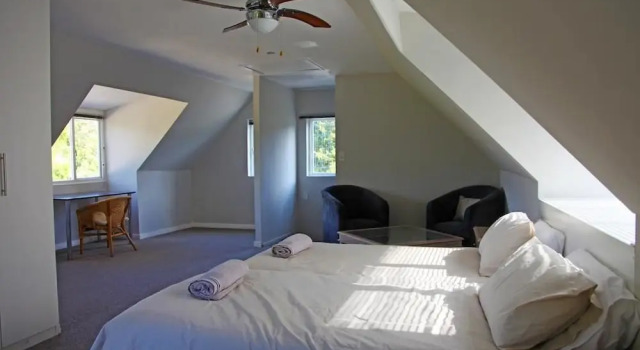 Коттедж Cozy Quirky Cottage