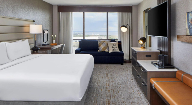 Двухместный номер Standard с видом на реку Renaissance Mobile Riverview Plaza Hotel