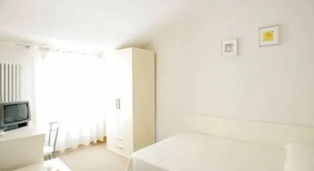Номер Economy Hotel Cervetta 5