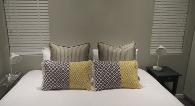 16 Rhodes-North Self Catering Apartment & Studio, Забронировать Апартаменты/квартира Отели Стелленбос с парковкой, рядом с African Art Boutique Stellenbosch, Парковка