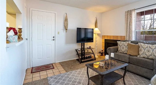 Zia Vista, 2 Bedrooms, Pool Access, Hot Tub, Fitness, Fireplace, Sleeps 4, Varaa Hotelli Santa Fe New Mexico