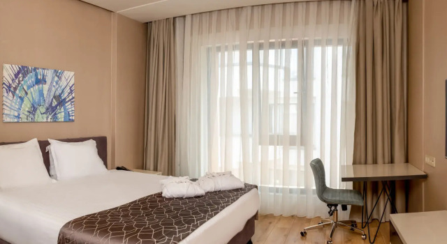 Elm Suite Hotel