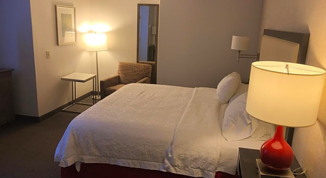 Люкс Hampton Inn & Suites Milwaukee Downtown