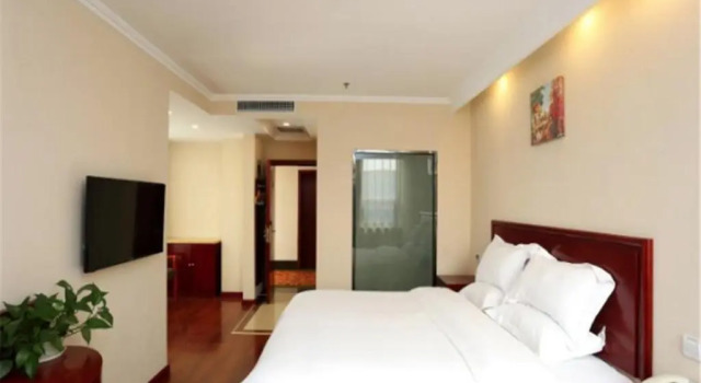 Двухместный номер Business GreenTree Inn Tianjin Xiqin Development District Dasi Meijiang Exhibition Center Hotel