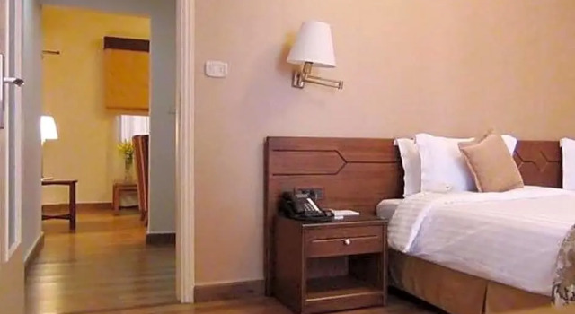Полулюкс Orient Prince Hotel